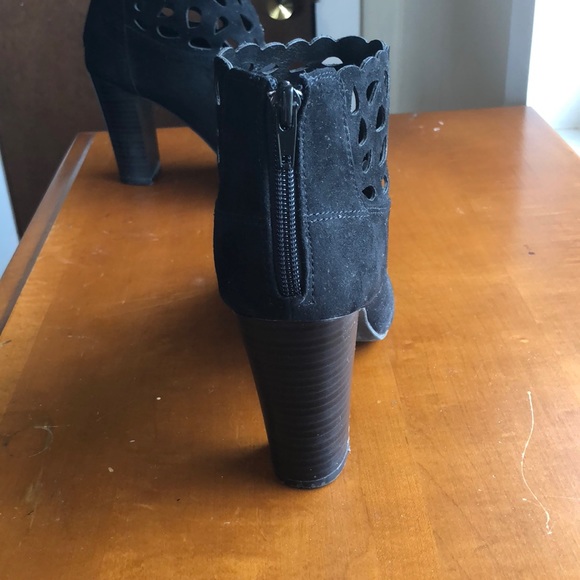 Open Toe Black Heels (worn once) - Picture 4 of 6